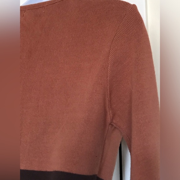 Erik Stewart , size S , women sweater , V neck , long sleeves , crochet 🧶! - Picture 16 of 16